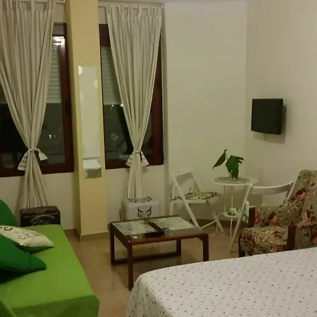 Nat Triana Apartment